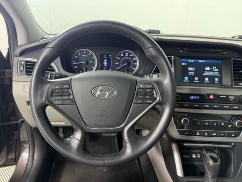 Used 2016 Hyundai Sonata Sport w/ Option Group 1V FWD image 16