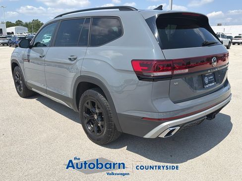 Certified 2024 Volkswagen Atlas Peak Edition SE AWD/4WD image 4