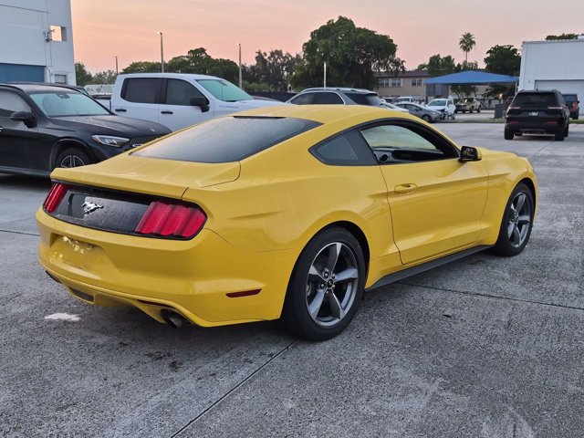 Used 2017 Ford Mustang Coupe RWD image 5