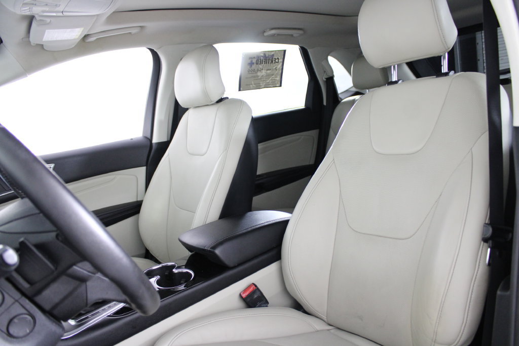 Used 2018 Ford Edge Titanium w/ Equipment Group 301A AWD/4WD image 19