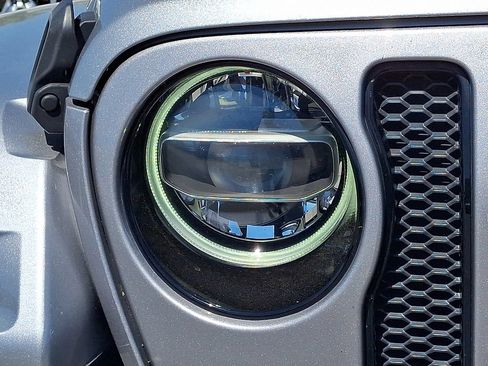 Certified 2021 Jeep Wrangler Unlimited Sahara AWD/4WD image 9
