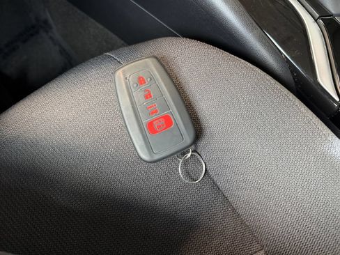 Used 2021 Toyota Corolla LE FWD image 32