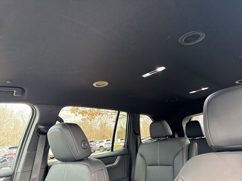 Used 2024 GMC Acadia Elevation image 16