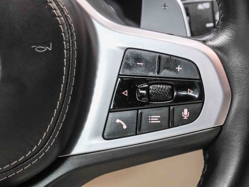 Used 2022 BMW X5 sDrive40i w/ M Sport Package RWD image 11