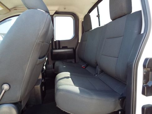 Used 2014 Nissan Titan SV w/ SV Value Truck Package AWD/4WD image 19