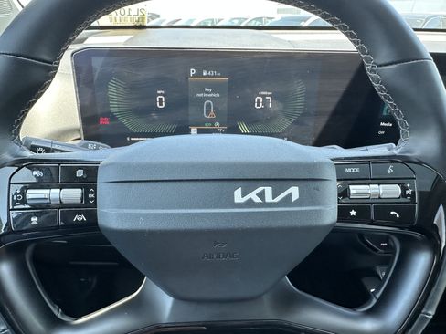 Certified 2026 Kia Sorento S w/ S Panoramic Sunroof Package FWD image 25