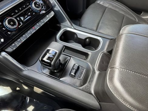 Used 2023 GMC Sierra 1500 Denali w/ Technology Package AWD/4WD image 17