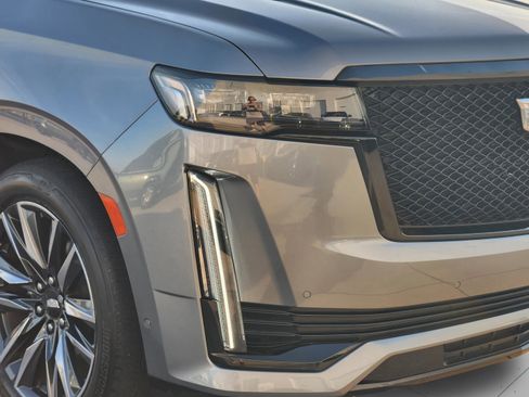Used 2022 Cadillac Escalade Sport w/ Touring Package AWD/4WD image 33