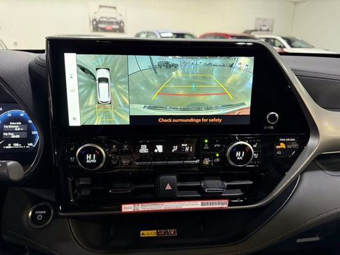 New 2026 Toyota Highlander Platinum image 25