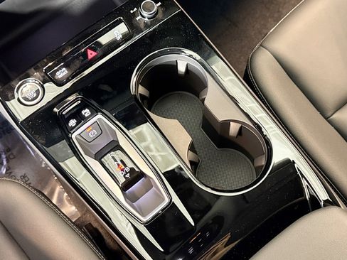 New 2025 Audi Q6 e-tron Premium image 14