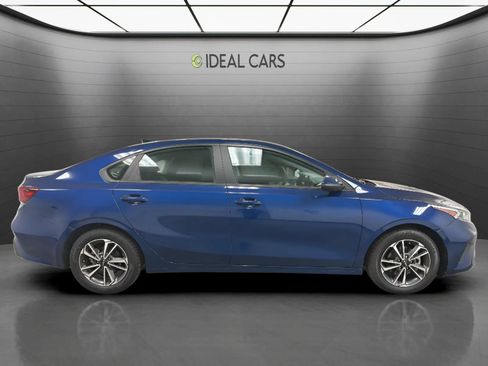 Used 2024 Kia Forte LXS w/ LXS Technology Package FWD image 4