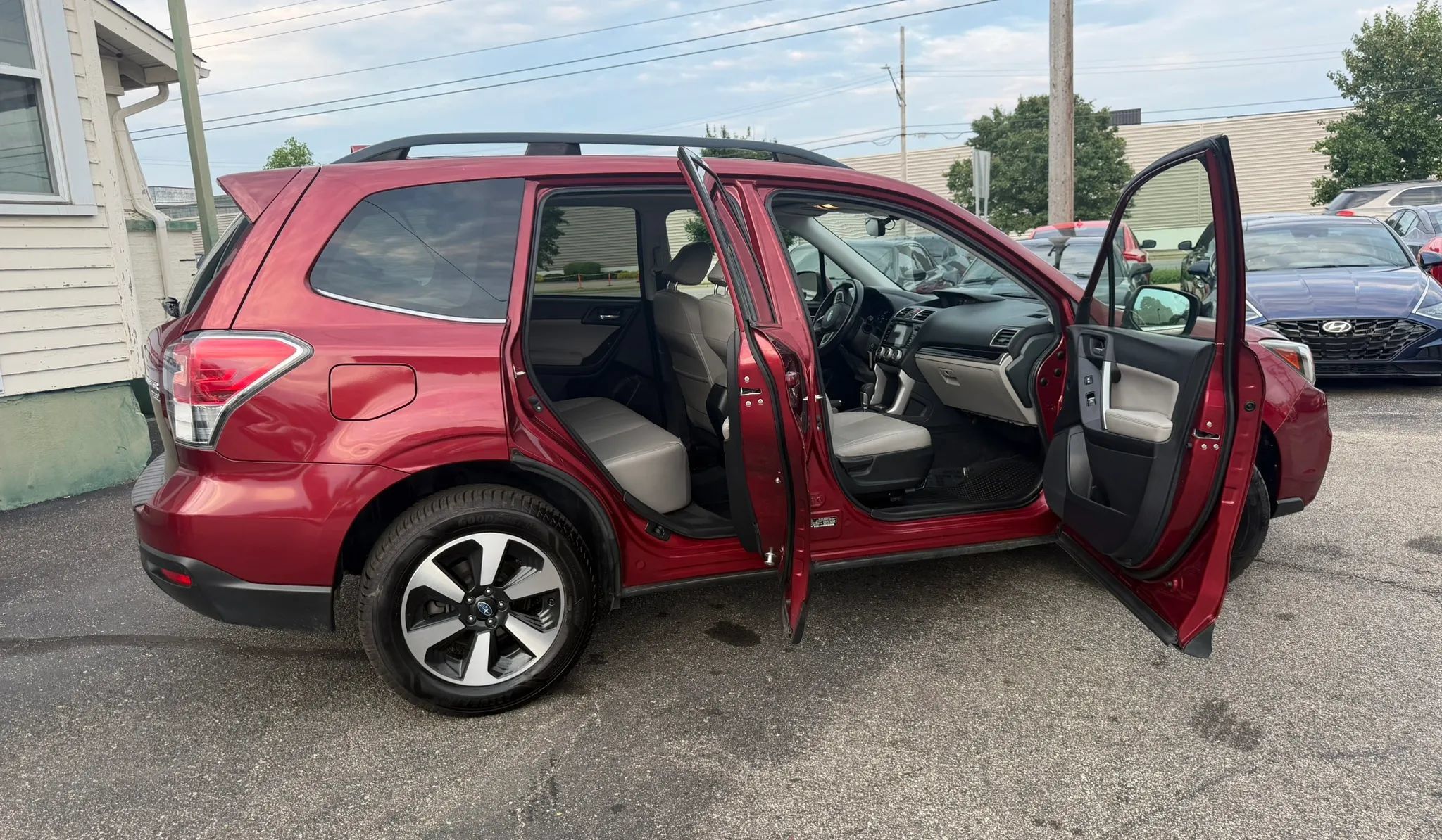 Used 2017 Subaru Forester 2.5i Limited AWD/4WD image 25