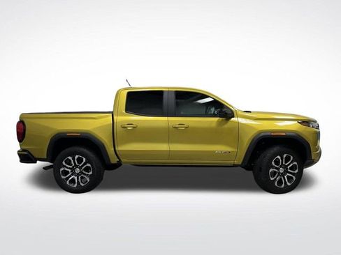 Used 2023 GMC Canyon AT4 image 2