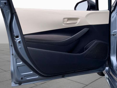 Used 2025 Toyota Corolla LE FWD image 21