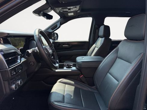Certified 2025 GMC Yukon XL AT4 w/ AT4 Premium Package AWD/4WD image 11