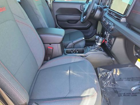 New 2026 Jeep Wrangler Unlimited Rubicon AWD/4WD image 21