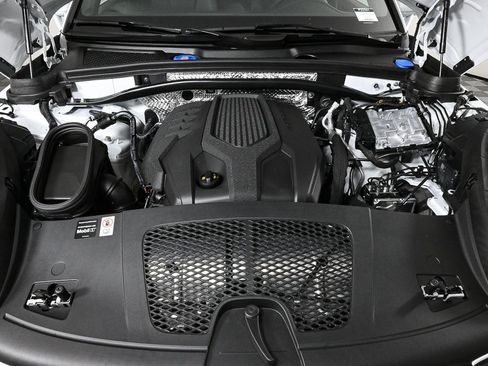 New 2026 Porsche Macan image 44