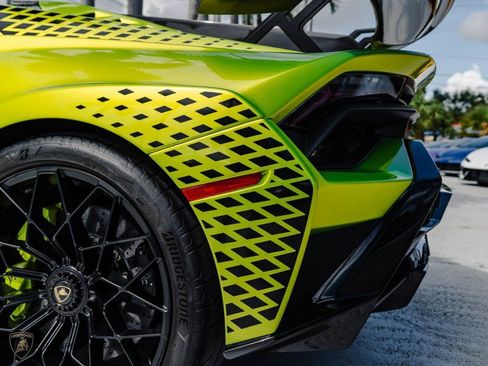 Used 2023 Lamborghini Huracan STO RWD image 14