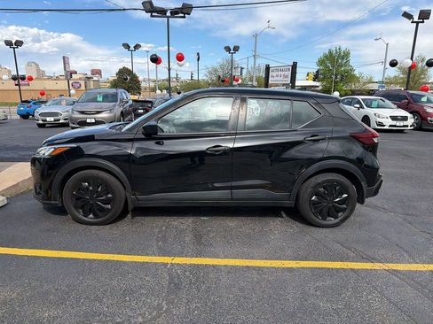 Used 2021 Nissan Kicks S FWD image 11