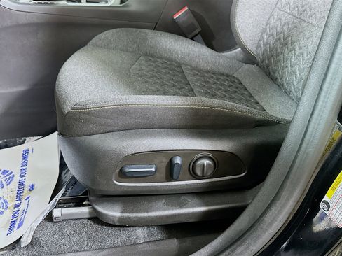 Used 2024 Chevrolet Equinox LT image 18