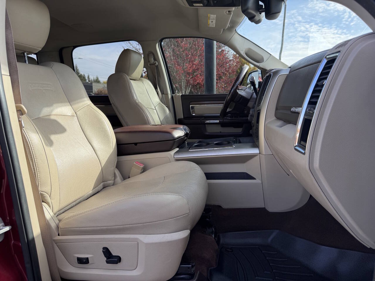 Used 2014 RAM 2500 Laramie w/ Convenience Group AWD/4WD image 10