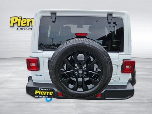 Used 2024 Jeep Wrangler Unlimited Sahara AWD/4WD image 4
