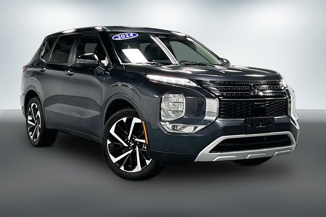 Used 2024 Mitsubishi Outlander SE FWD image 1