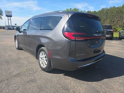 Used 2022 Chrysler Pacifica Touring-L FWD image 23
