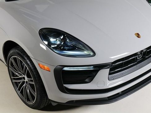 Certified 2026 Porsche Macan AWD/4WD image 31