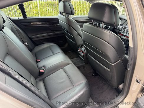 Used 2011 BMW 750i RWD image 41