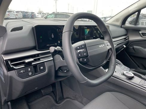 New 2026 Kia Sportage LX FWD image 9