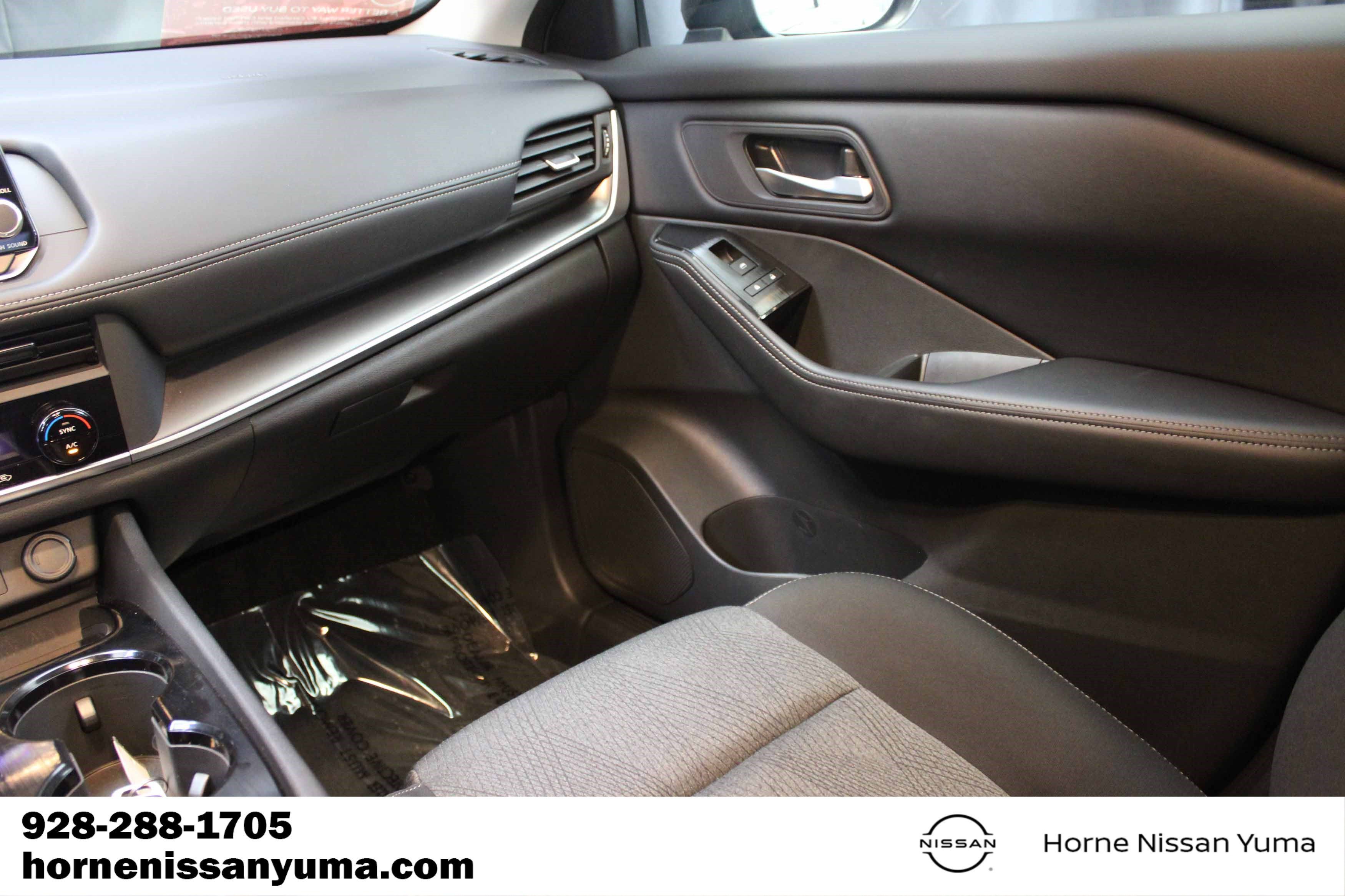 Certified 2025 Nissan Rogue SV FWD image 11