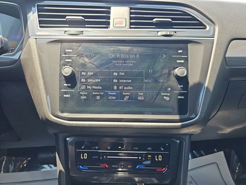 Used 2023 Volkswagen Tiguan SE FWD image 18
