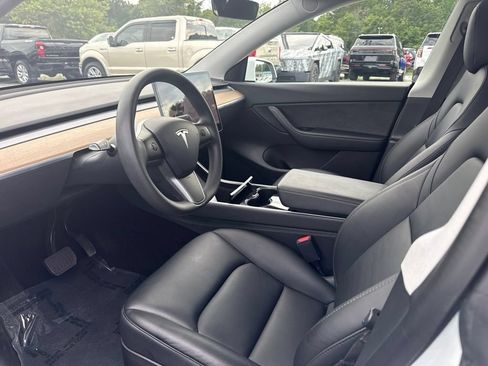 Used 2021 Tesla Model Y Long Range AWD/4WD image 3