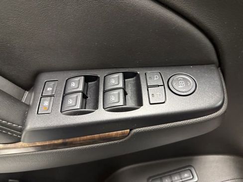 Used 2020 Chevrolet Suburban LT image 28