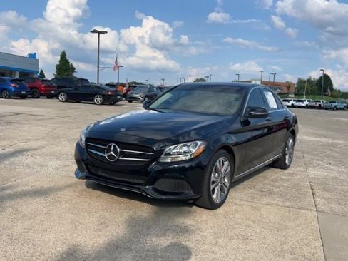 Used 2018 Mercedes-Benz C 300 4MATIC Sedan image 4