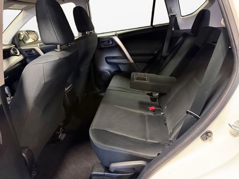 Used 2015 Toyota RAV4 LE image 15