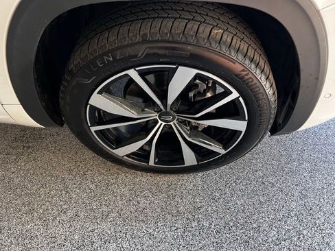 Used 2025 Volkswagen Atlas SEL Premium R-Line image 8