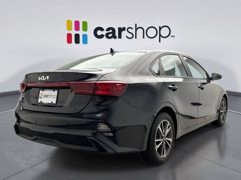 Used 2022 Kia Forte LXS w/ LXS Technology Package FWD image 5