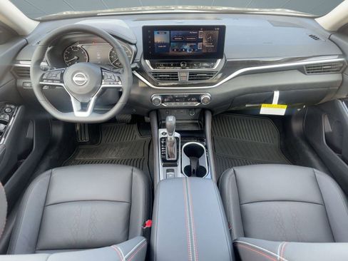 New 2025 Nissan Altima 2.5 SR w/ SR Premium Package image 17