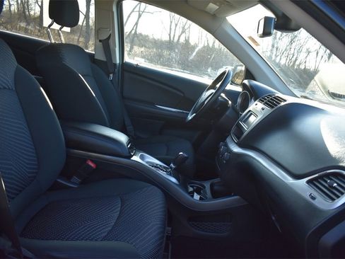 Used 2020 Dodge Journey SE w/ SE Popular Equipment Group image 15