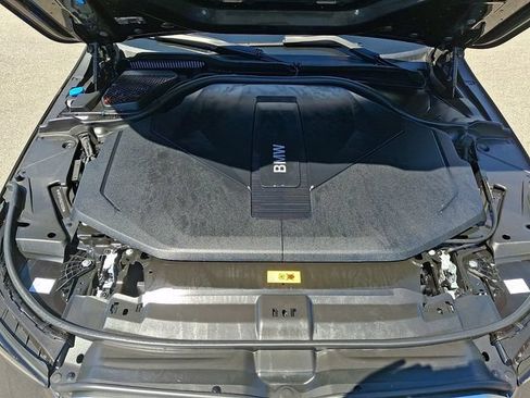 Used 2025 BMW i5 eDrive40i RWD image 33