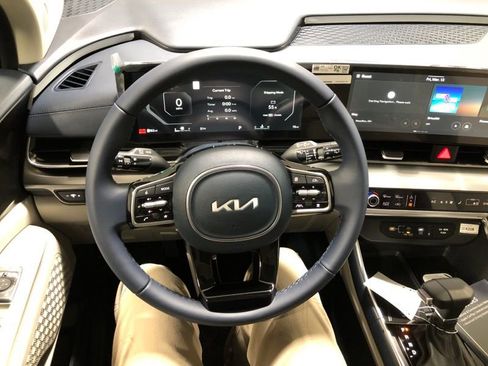 New 2026 Kia Carnival SX image 26