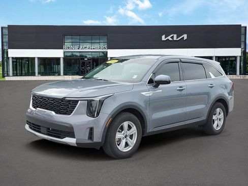 Certified 2024 Kia Sorento LX FWD image 2
