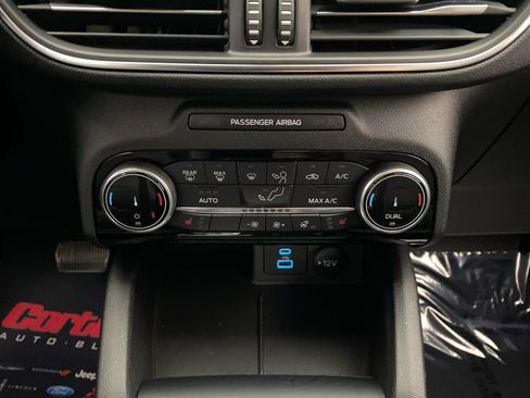 Used 2022 Ford Escape Titanium AWD/4WD image 21