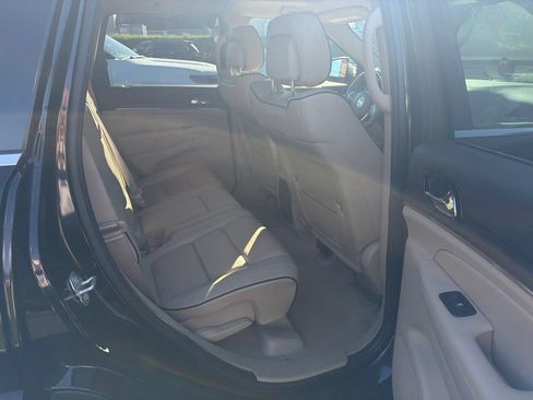Used 2020 Jeep Grand Cherokee Overland AWD/4WD image 14