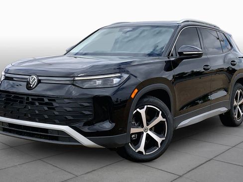 New 2026 Volkswagen Tiguan SE FWD image 1