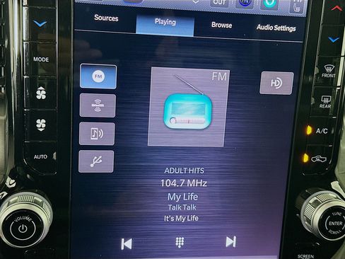 Used 2025 RAM 1500 Laramie image 21