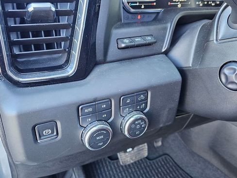 Used 2025 GMC Sierra 1500 Denali Ultimate image 12