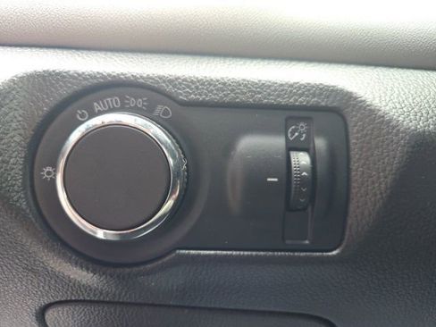 Used 2014 Chevrolet Cruze LT image 18